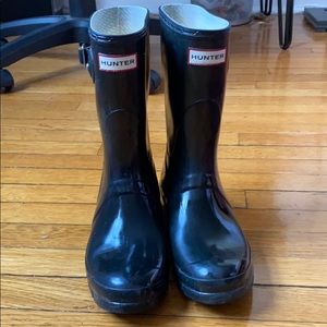Short black hunter rain boots
